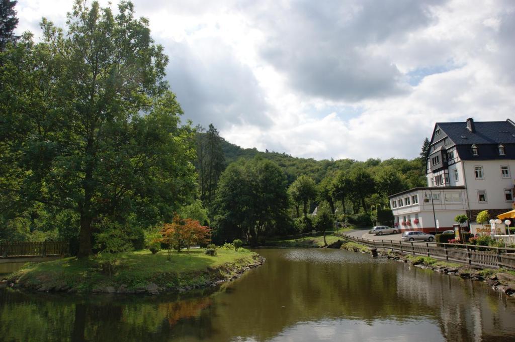 Bertricher Hof Hotel Garni Bad Bertrich Exterior foto
