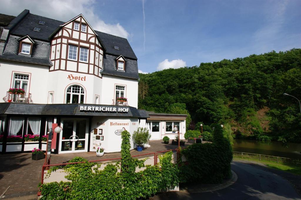 Bertricher Hof Hotel Garni Bad Bertrich Exterior foto